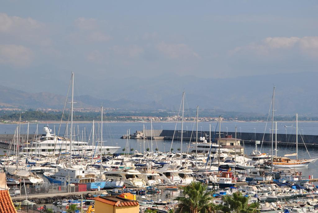 Grand Yachting Palace Hotel 4*
